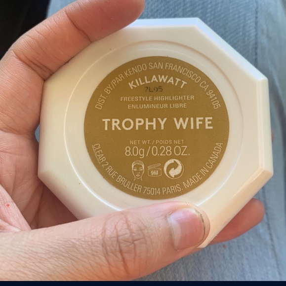 Makeup - Picture 3 of 3